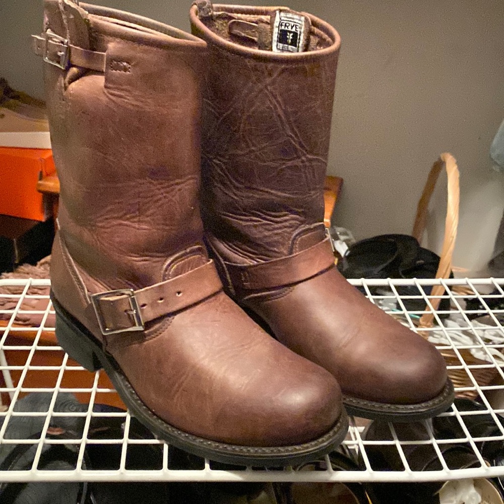 Ladies Frye engineer boots size 9